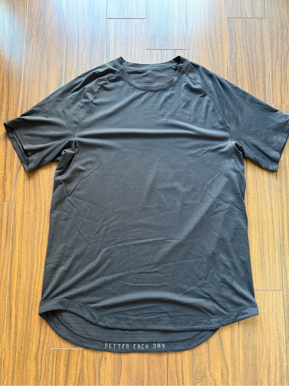 lululemon athletica Men's Black Short-Sleeve Performance Tee